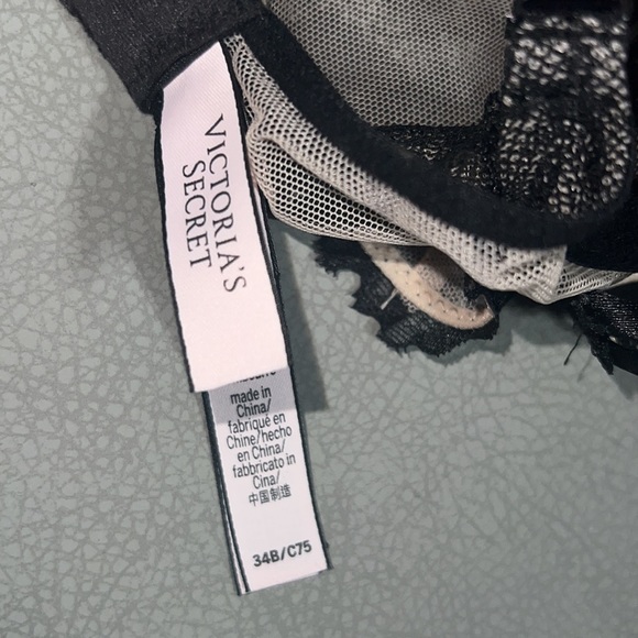 Victoria Secret// Dream Angles bra - Picture 3 of 5